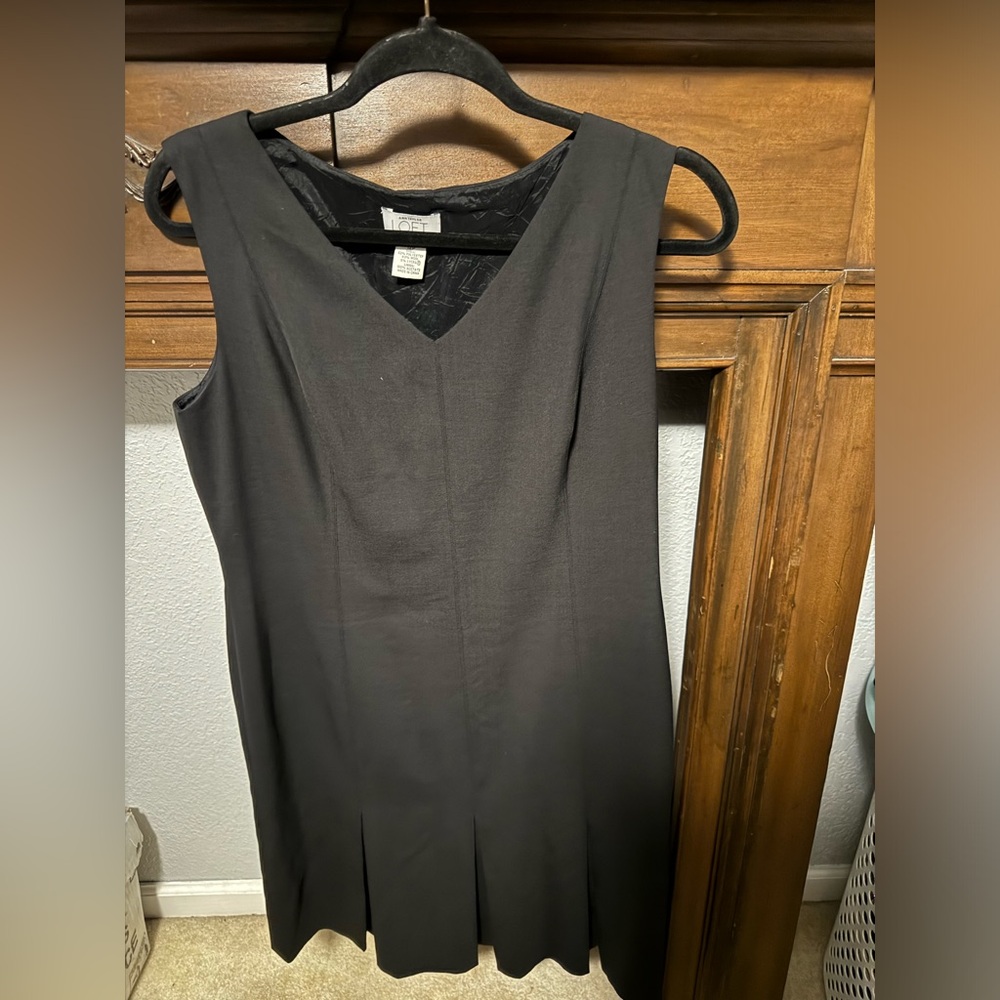 LOFT Black Sleeveless V-Neck Sheath Midi Dress
